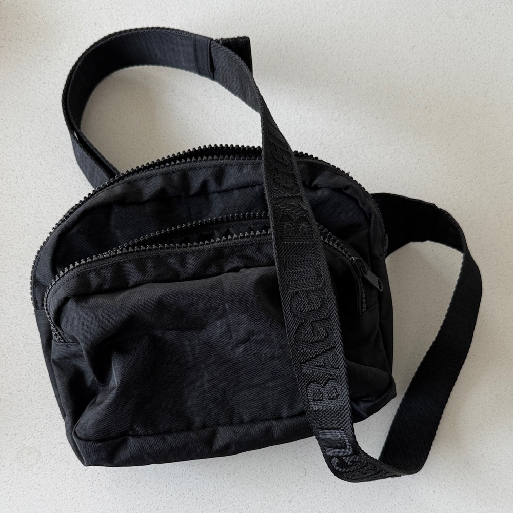 BAGGU Black cross body Bag
